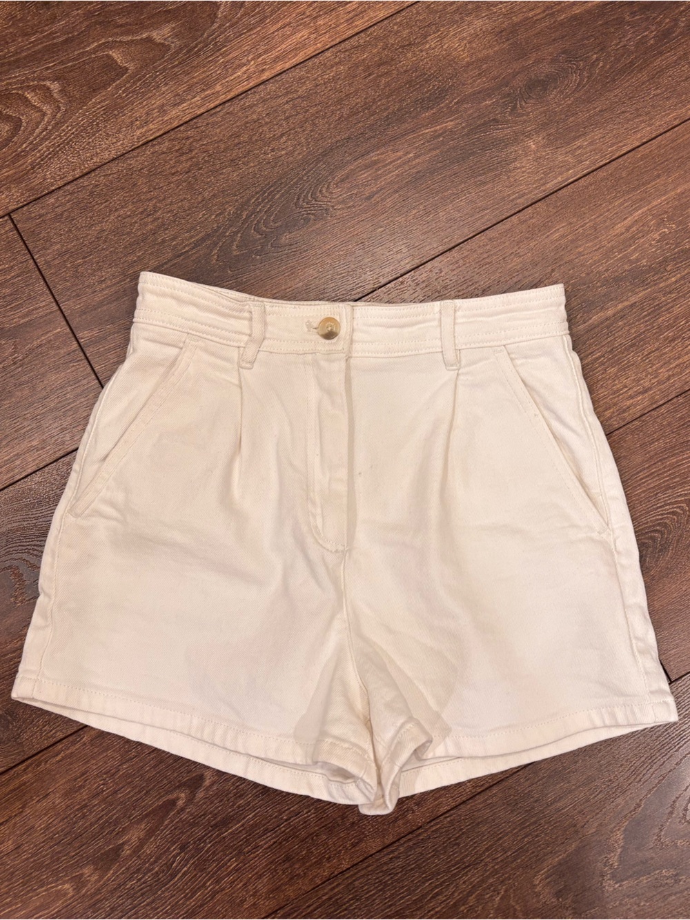 Wilfred High-Waist White Tailored Shorts